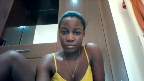 Snapshot of zainxxxx chatting on May 4, 10:11 am zainxxxx online show from May 4, 10:11 am