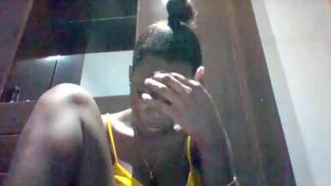 Snapshot of zainxxxx chatting on May 6, 10:37 pm zainxxxx online show from May 6, 10:37 pm
