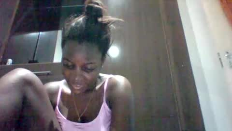 Snapshot of zainxxxx chatting on May 25, 10:27 pm zainxxxx online show from May 25, 10:27 pm
