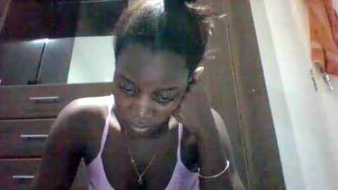 Snapshot of zainxxxx chatting on May 26, 10:39 pm zainxxxx online show from May 26, 10:39 pm