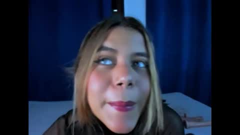 Snapshot of zaira_luxee chatting on November 28, 3:58 pm zaira_luxee online show from November 28, 3:58 pm