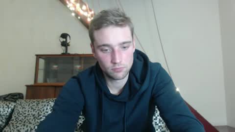 Snapshot of zakonezach chatting on December 20, 8:55 pm zakonezach online show from December 20, 8:55 pm