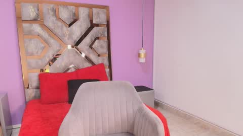 zamira_taylor online show from December 17, 2:06 am