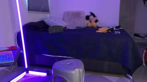 Snapshot of zamirxxxbig chatting on February 19, 6:37 pm zamirxxxbig online show from February 19, 6:37 pm