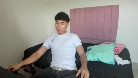 Snapshot of zammcito_ chatting on December 1, 7:47 pm zamm online show from December 1, 7:47 pm