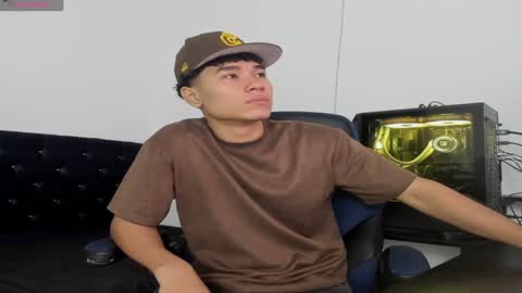 Snapshot of zammcito_ chatting on February 1, 2:16 am zamm online show from February 1, 2:16 am