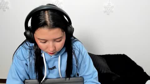 zammii69 online show from February 8, 3:37 pm