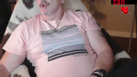 Snapshot of zander007 chatting on October 31, 3:35 pm zander007 online show from October 31, 3:35 pm