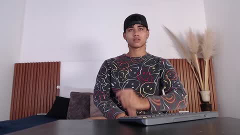 Snapshot of zander_2120 chatting on January 20, 1:21 pm Zander online show from January 20, 1:21 pm