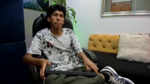 Snapshot of zane_belville chatting on June 3, 11:24 am Zane Belville online show from June 3, 11:24 am