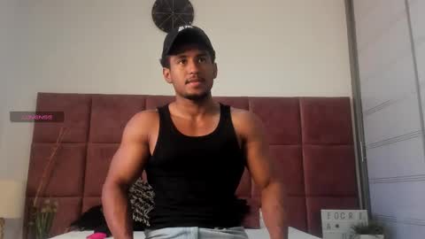 Snapshot of zane_lux chatting on March 5, 1:50 pm Zane Lux online show from March 5, 1:50 pm