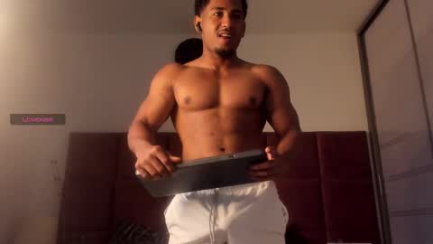 Snapshot of zane_lux chatting on March 8, 12:30 pm Zane Lux online show from March 8, 12:30 pm