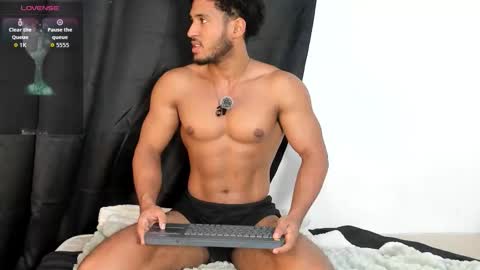 Snapshot of zane_lux chatting on November 5, 11:10 am Zane Lux online show from November 5, 11:10 am