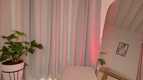 Zara Nova online show from February 5, 7:07 pm