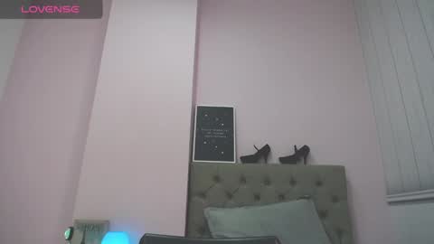 Snapshot of zarah_torres chatting on December 7, 4:47 pm Zarah online show from December 7, 4:47 pm