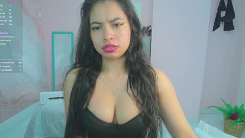 Snapshot of zarah_torres chatting on January 7, 7:17 pm Zarah online show from January 7, 7:17 pm