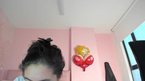 Snapshot of zarah_torres chatting on November 25, 10:32 pm Zarah online show from November 25, 10:32 pm