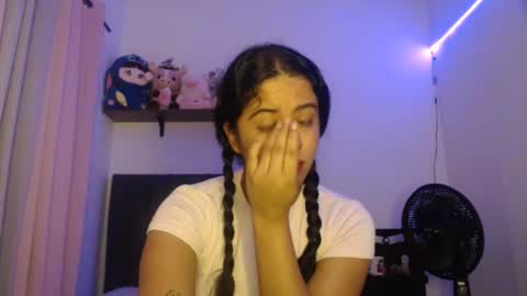 Snapshot of zarah_v chatting on June 16, 9:56 am Fernanda online show from June 16, 9:56 am