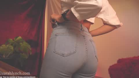 Snapshot of zarahlynch chatting on December 16, 11:50 pm Miss Lynch Next show 2911 online show from December 16, 11:50 pm