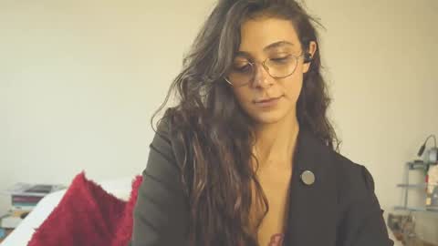 Snapshot of zarahlynch chatting on September 15, 9:48 pm Miss Lynch Next show 2911 online show from September 15, 9:48 pm