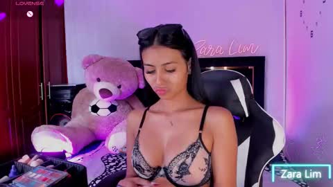 Zara Lim  online show from September 27, 7:52 pm