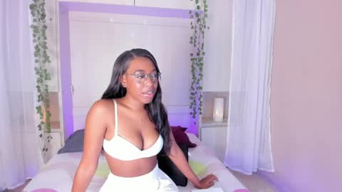 SARA  online show from April 6, 10:33 pm