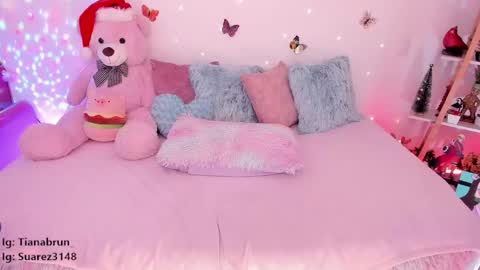 Zara online show from January 6, 2:25 pm