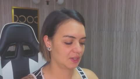 Snapshot of zarcasutra_t chatting on February 9, 12:42 pm Isabella online show from February 9, 12:42 pm