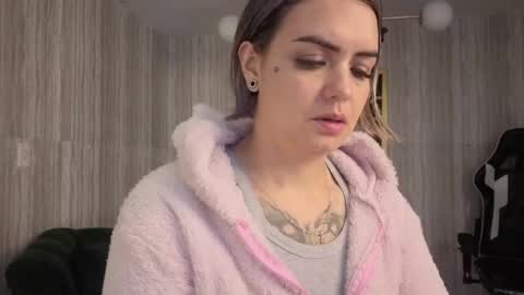 Snapshot of zarcasutra_t chatting on March 2, 12:45 pm Isabella online show from March 2, 12:45 pm