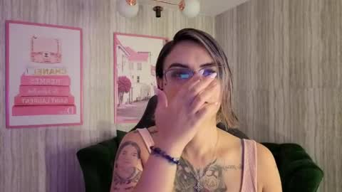 Snapshot of zarcasutra_t chatting on April 26, 12:47 pm Isabella online show from April 26, 12:47 pm