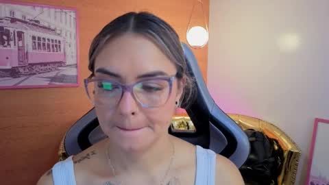 Snapshot of zarcasutra_t chatting on April 28, 12:43 pm Isabella online show from April 28, 12:43 pm