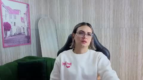 Snapshot of zarcasutra_t chatting on May 1, 12:43 pm Isabella online show from May 1, 12:43 pm