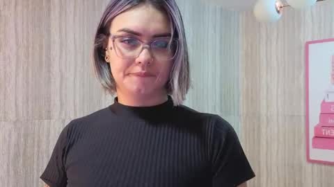 Snapshot of zarcasutra_t chatting on May 9, 12:32 pm Isabella online show from May 9, 12:32 pm
