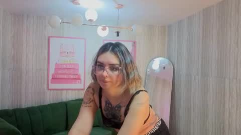 Snapshot of zarcasutra_t chatting on May 28, 12:46 pm Isabella online show from May 28, 12:46 pm