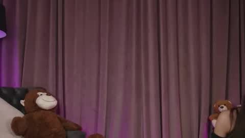 zariaavera online show from March 9, 9:19 pm