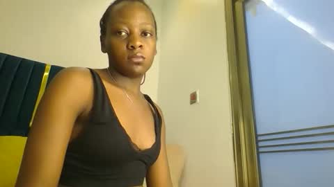 Snapshot of zariah011 chatting on February 26, 7:24 pm zariah online show from February 26, 7:24 pm