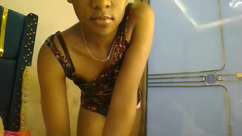 Snapshot of zariah011 chatting on February 27, 7:36 pm zariah online show from February 27, 7:36 pm