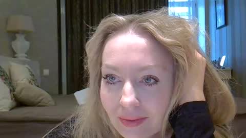 Zarina Swift online show from February 4, 4:40 am