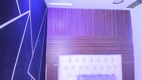 Zarina Waynne online show from April 5, 1:41 pm