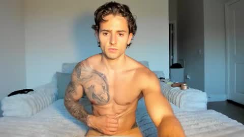 Snapshot of zaylanez chatting on July 1, 12:01 am Zay lanez online show from July 1, 12:01 am