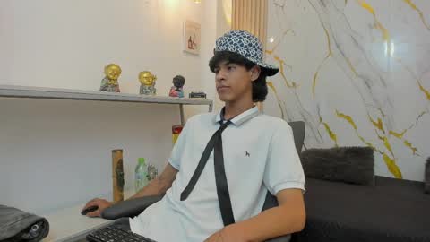 Zayn online show from March 29, 7:25 pm