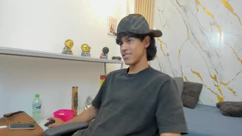 Zayn online show from March 30, 7:37 pm