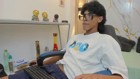 Zayn online show from April 13, 7:19 pm