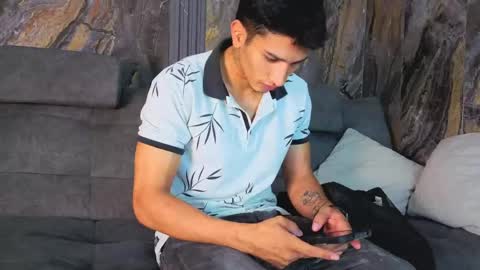 zaynmoretti online show from April 18, 7:07 pm