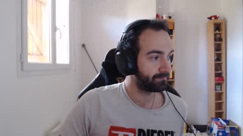 Snapshot of zazou3113 chatting on January 12, 1:48 pm Grizzly Bear online show from January 12, 1:48 pm