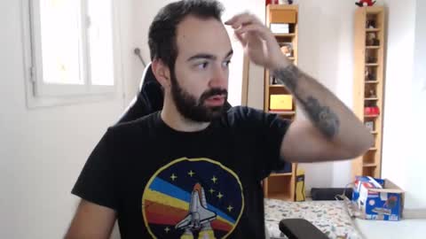 Snapshot of zazou3113 chatting on January 19, 12:17 pm Grizzly Bear online show from January 19, 12:17 pm