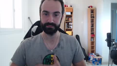 Snapshot of zazou3113 chatting on February 4, 8:56 am Grizzly Bear online show from February 4, 8:56 am