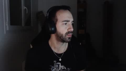 Snapshot of zazou3113 chatting on February 20, 5:44 am Grizzly Bear online show from February 20, 5:44 am