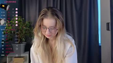 Avi online show from September 26, 1:15 pm