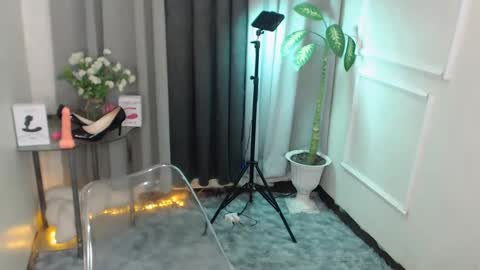 zelainalovetocum online show from March 5, 2:12 pm